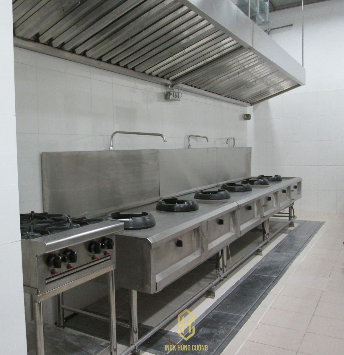 Phân biệt sự khác nhau trong các thiết bị hệ thống bếp công nghiệp