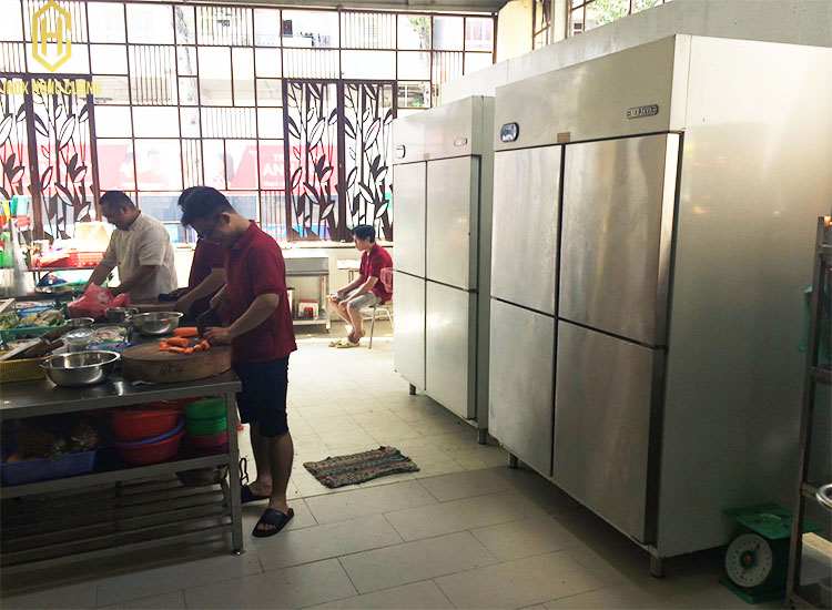Inox Hùng Cường cung cấp tủ lạnh công nghiệp 4 cánh cho dự án chuỗi nhà hàng Biển Dương