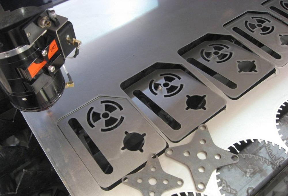 Cắt CNC Inox các chi tiết phụ trợ máy móc, thiết bị công nghiệp