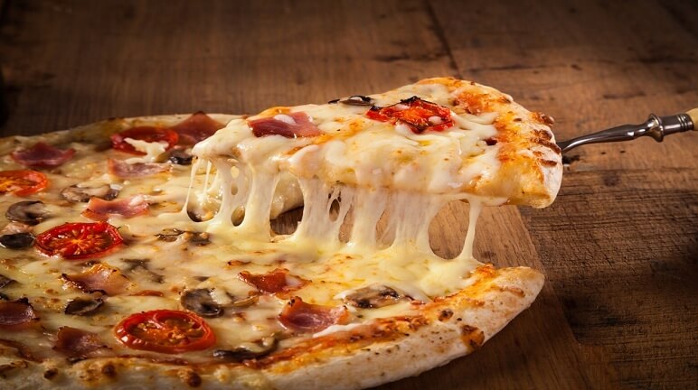 Pizza sẽ được phục vụ nhanh chóng, nóng hổi với lò nướng đối lưu